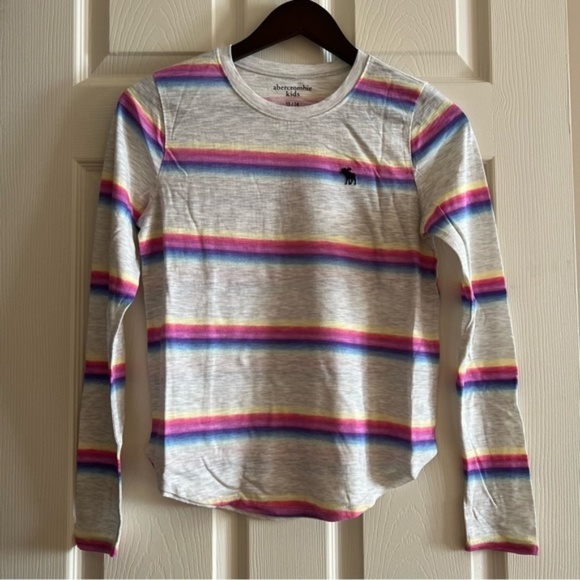 [BUNDLE OF 4] Abercrombie Kids Crewneck, Long-Sleeve Shirt & T-Shirts - Sz 13/14 - Picture 5 of 14